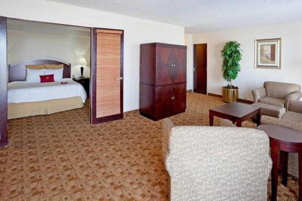 Radisson Hotel Austin - University Exterior foto